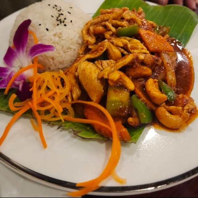 Pad Cashew Nut.